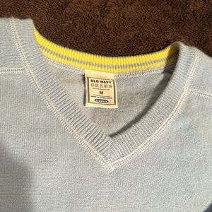 Old Navy Men’s sweater. Size medium. Light blue.